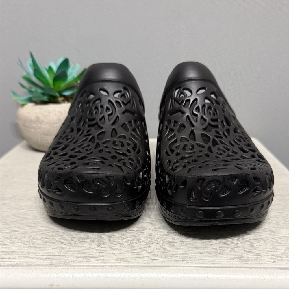 Dansko Pippa Molded Black Clogs Size 38EU / 7.5-8 US Style 1015-020200 - Picture 3 of 8